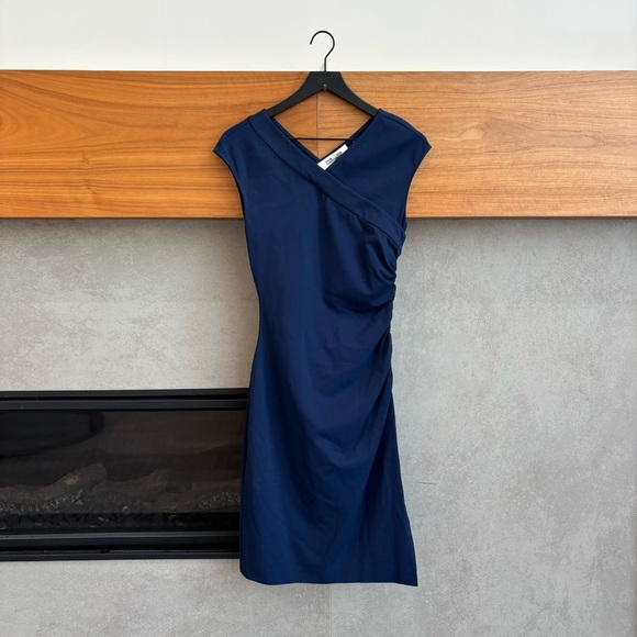 DIANE VON FURSTENBERG V Neck Midi Lenght Dress, Size 6 - Picture 1 of 12